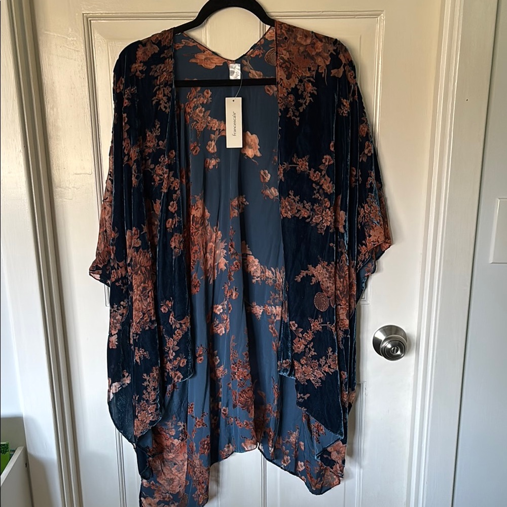 NWT Francesca’s Floral Kimono Cardigan